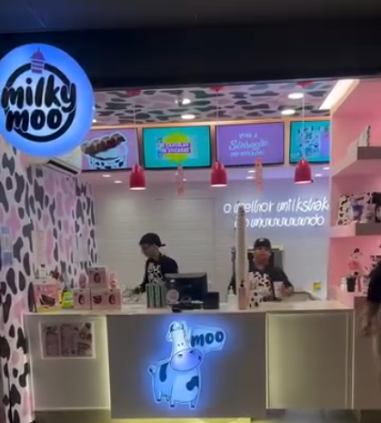 1,3kmA MilkyMoo chegou a Nova Friburgo com suas irresistíveis delícias! Conhecida por seus milkshakes cremosos, sobremesas divertidas e apresentações criativas, a franquia é o lugar ideal para quem ama sabor com um toque de diversão. Uma explosão de doçura que conquista todas as idades!