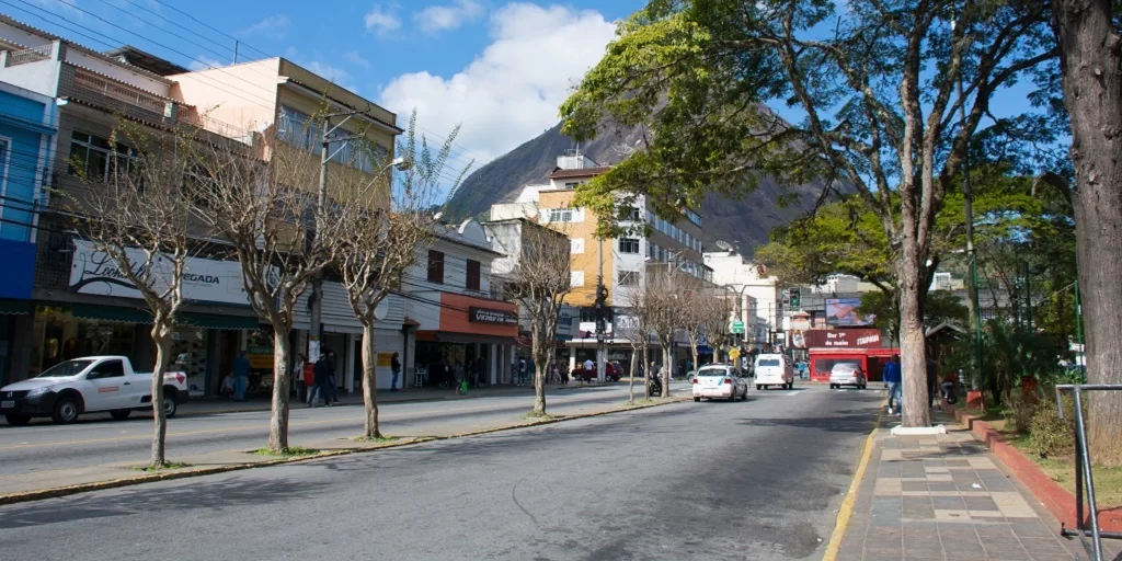 6,4kmAlém da Ponte da Saudade, é um importante polo de lojas de moda íntima e vestuário em geral.